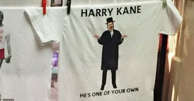 Chelsea FC vows action against “He’s one of your own” t-shirts depicting non-Jewish Tottenham player as a Chasid Chelsea FC vows action against “He’s one of your own” t-shirts depicting non-Jewish Tottenham player as a Chasid